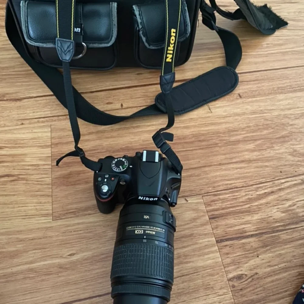 NIKON DSLR Camera 3200